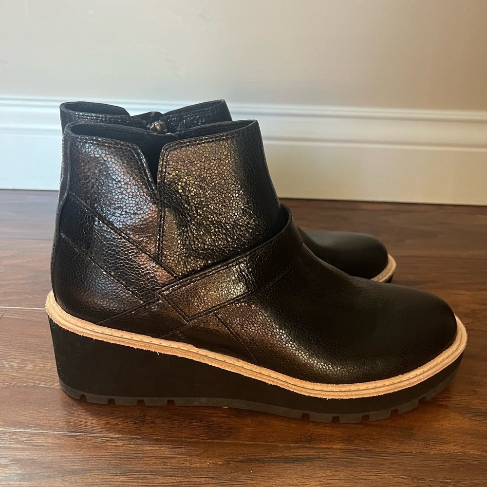 NWOT Eileen Fisher Black Tumbled Nubuck Leather Wedge Ankle Boots-Size 9 - Picture 4 of 12
